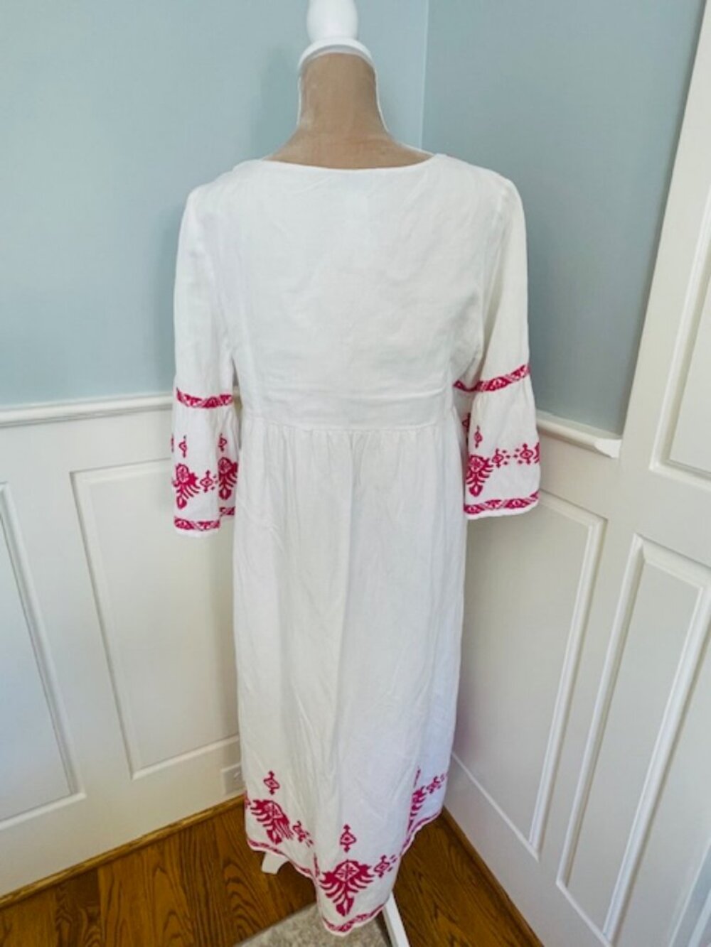 Tommy Bahama Embroidered Linen Bell Sleeve Midi Dress Cover Up Pockets Small - Picture 6 of 8